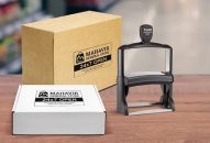 Làm con dấu logo đóng lên thùng carton